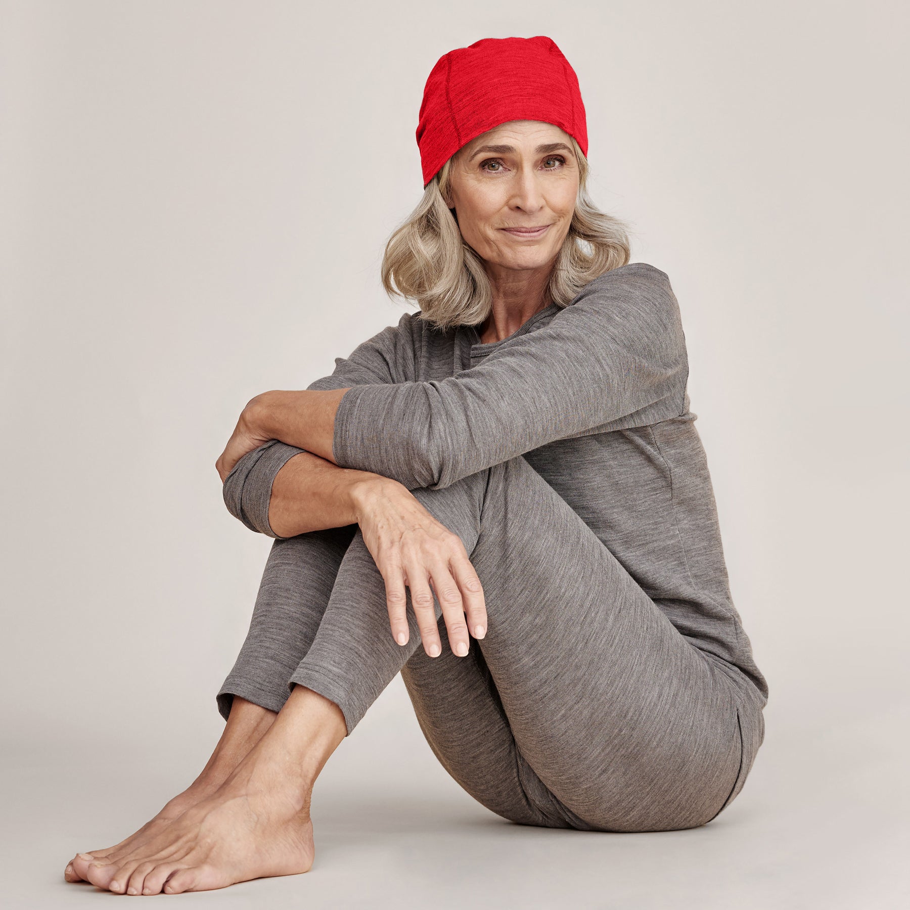 Punaisen värinen aluspipo.