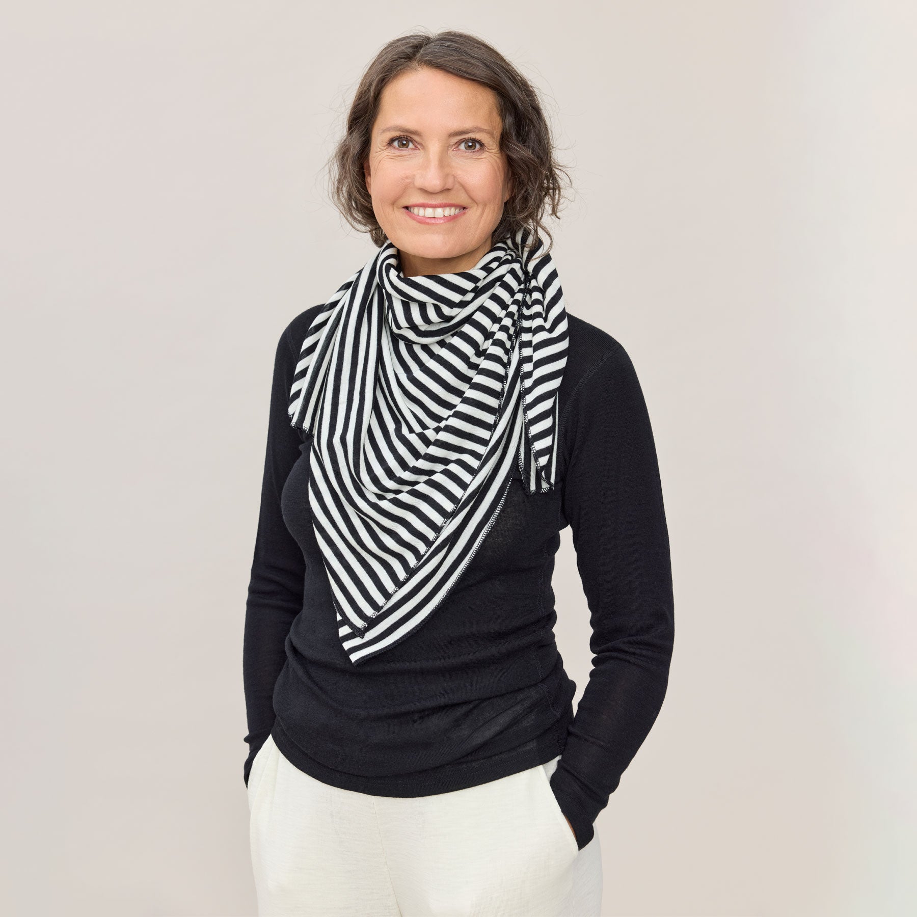 Huivi, merinosilkki, poistuvat värit