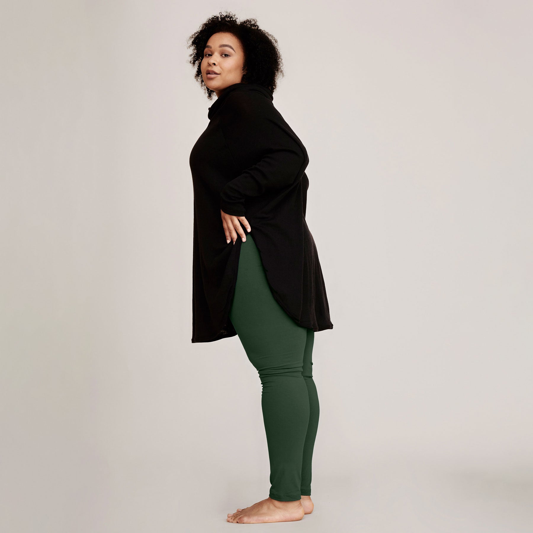 Upeat naisten bambuleggingsit sävyssä vihreä.