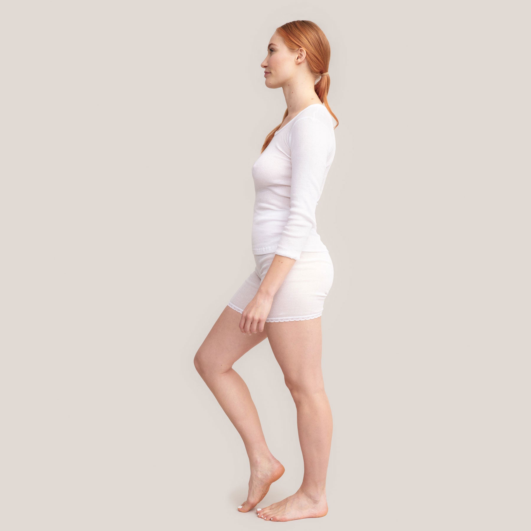 Laama lahjehousut ja pitkähihainen laamapaita.