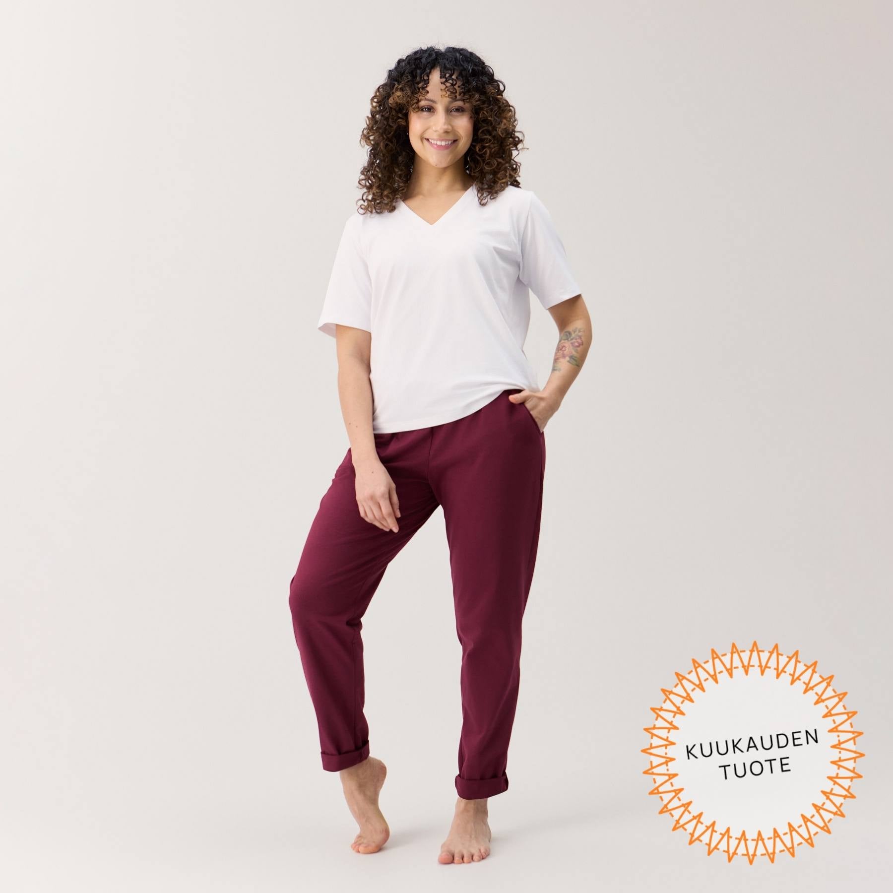 Jokapaikan housut viininpunaisena. Kevyet ja ohuet housut arkeen, työhön ja vapaa-aikaan.