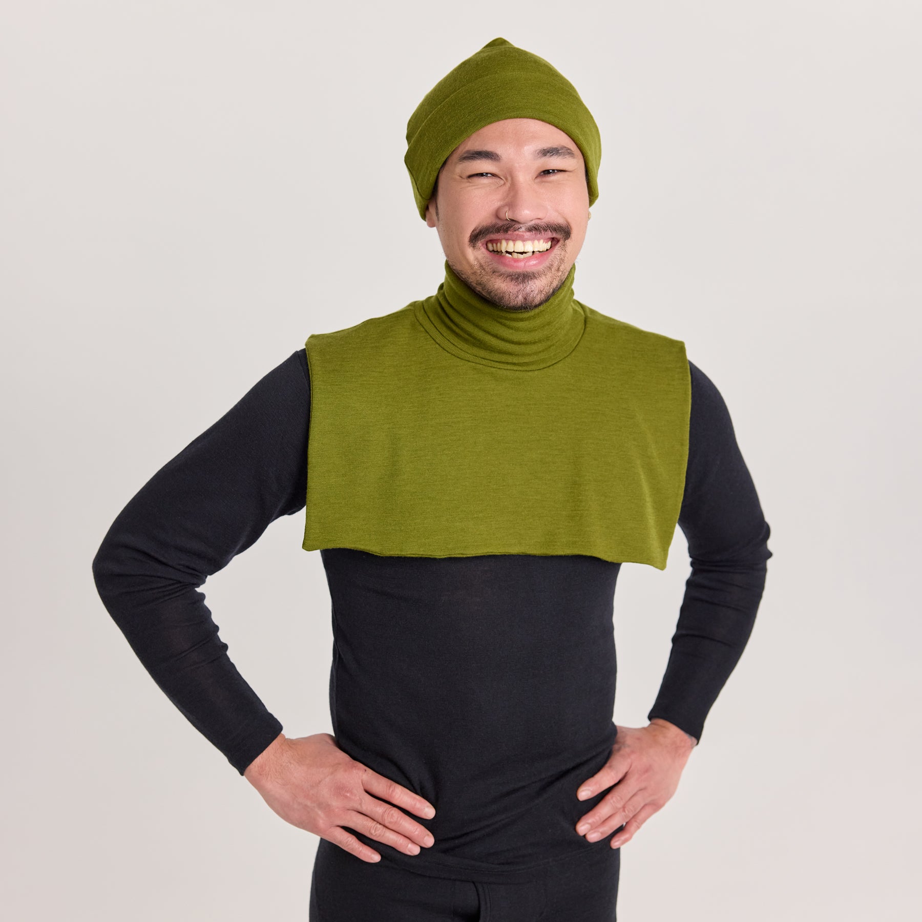 METSÄ merinovillakauluri vihreänä. Pehmeä ja joustava asuste talveen ja ulkoiluun. Lämmin, hengittävä ja kutittamaton lisä kerrospukeutumiseen.