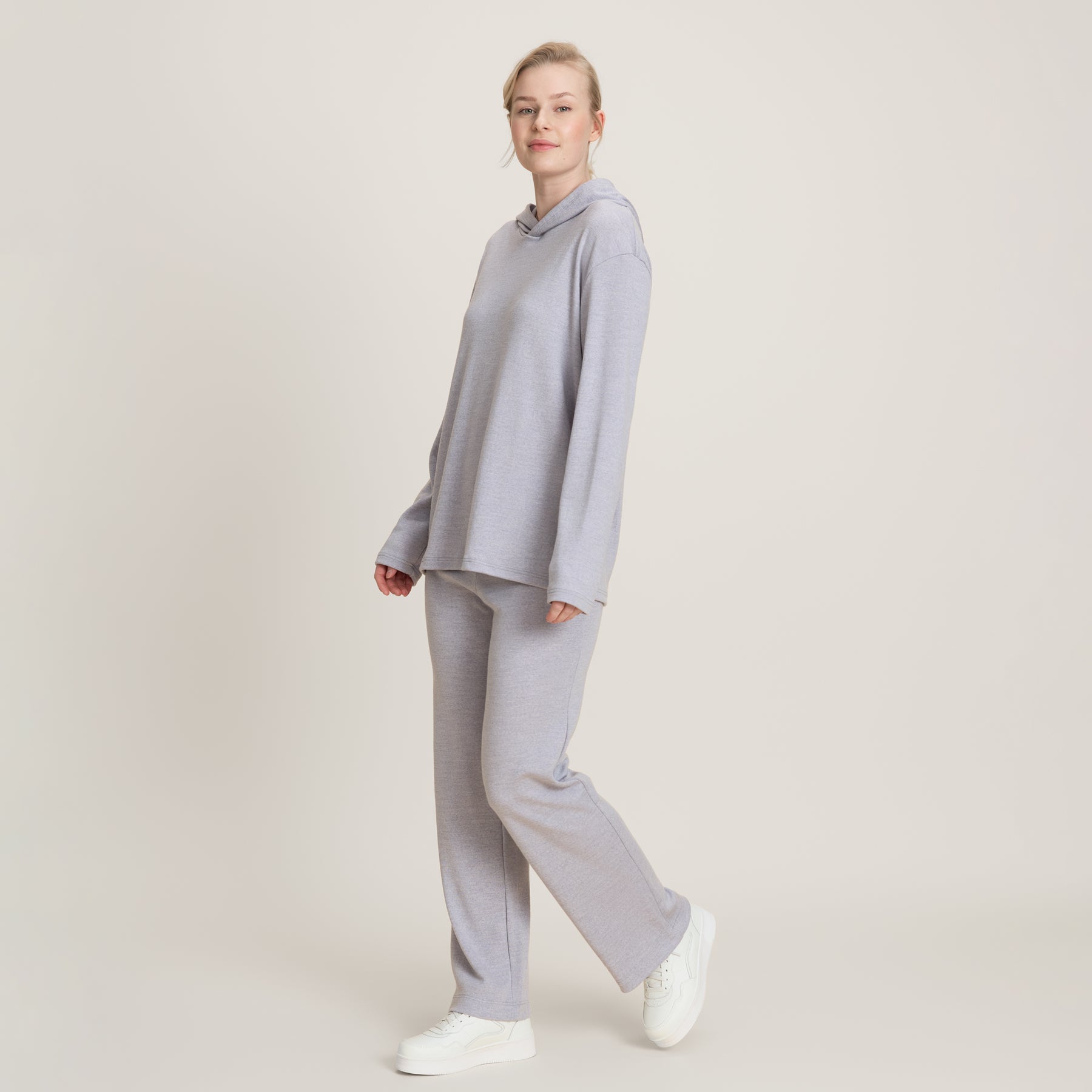 Rennot neulehousut, poistuva väri